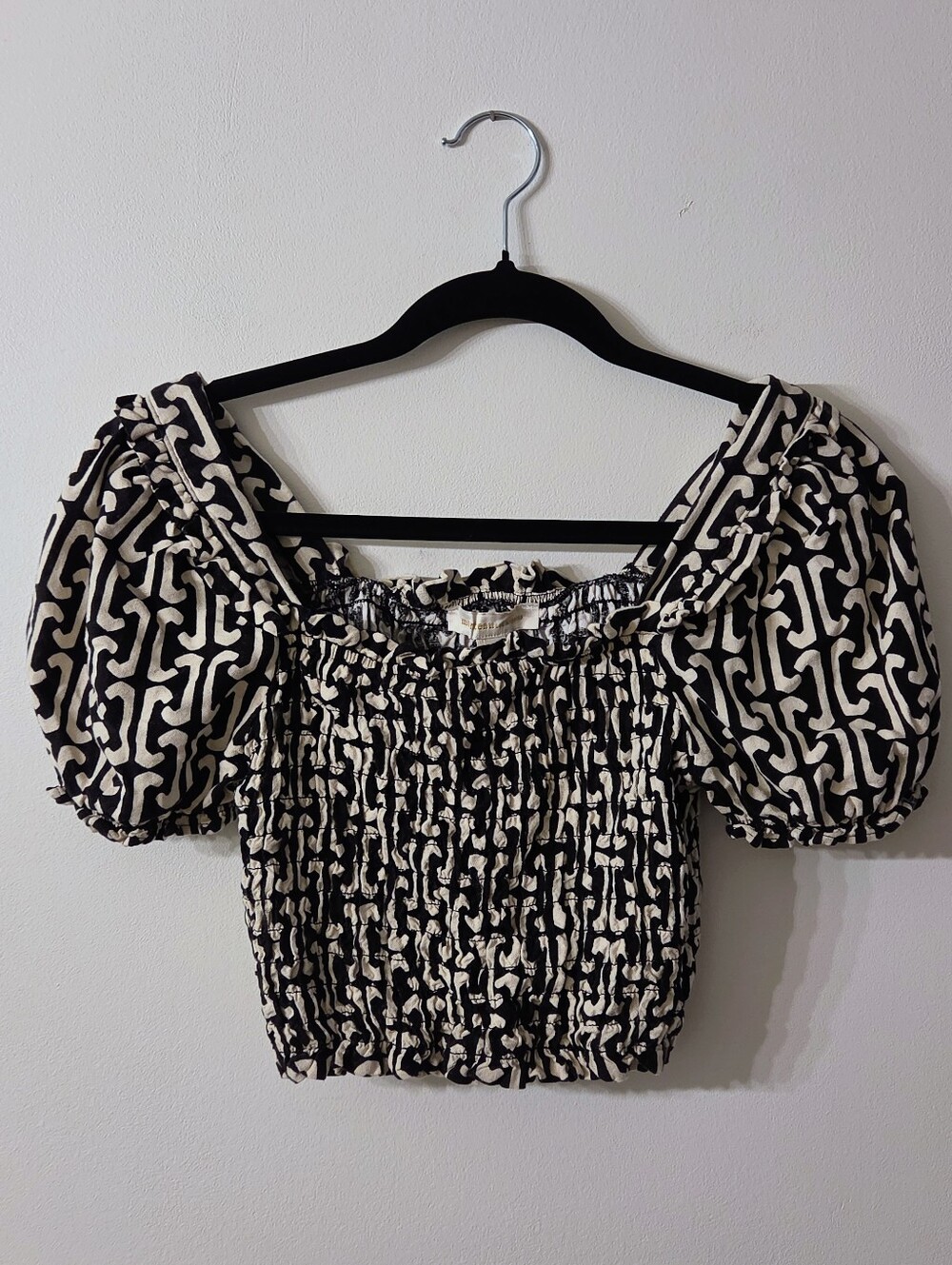 Monteau Black & Cream Smocked Puff-Sleeve Crop Top